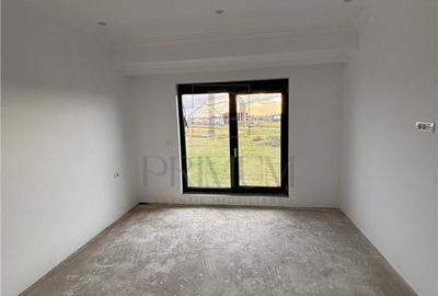 Apartament cu 3 camere semidecomandat în Central - 2