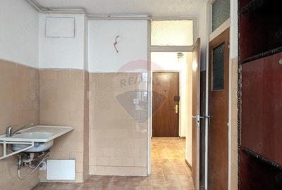 Garsoniera spa?ioasa, nemobilata in zona Virtutii - 5