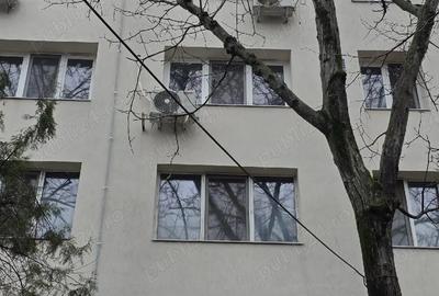 Apartament cu 3 camere semidecomandat în Drumul Taberei - 1