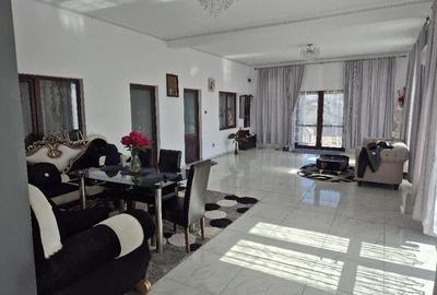 Casă cu Teren 790 Mp în Central - 9