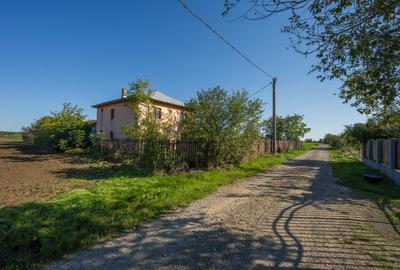 BELCIUGATELE - CANDEASCA, CASA RENOVABILA 160 MPU, LOT 4180 MP!