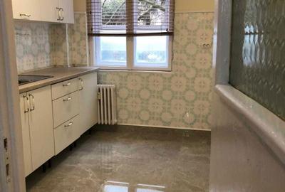 Apartament cu 3 camere decomandat în Exterior Vest