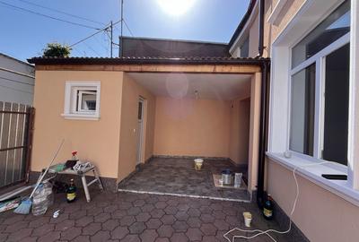 Casă cu 4 camere în Central - 1