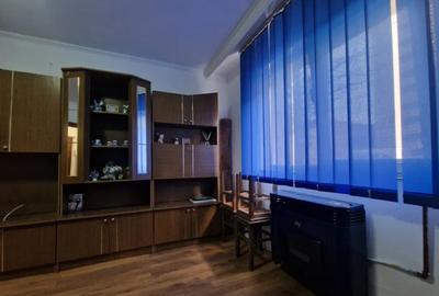 Camera de camin cu baie si bucatarie - zona Tractorul - 5