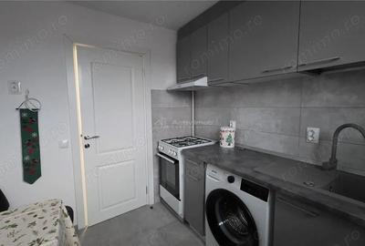 Apartament cu 2 camere semidecomandat în Rovine