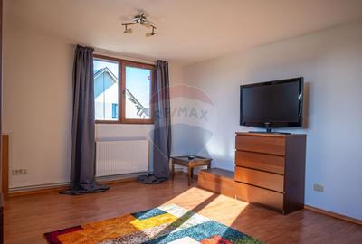 Casa / Vila de Vanzare - 16