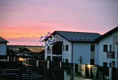 Duplex cu 4 camere cu Canalizare în Bucium - 1