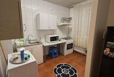 Apartament cu 2 camere decomandat în Valea Oltului