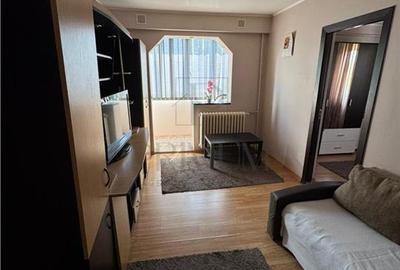 Apartament cu 3 camere semidecomandat în Dacia