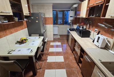Apartament 3 camere, decomandat, Micro 13B - 7