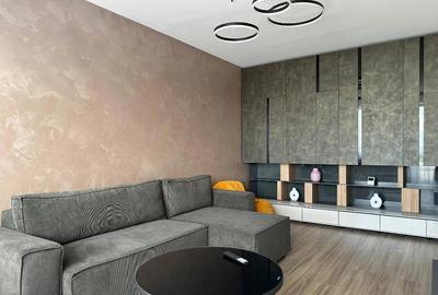 Apartament cu 2 camere, decomandat - zona Tractorul - 1