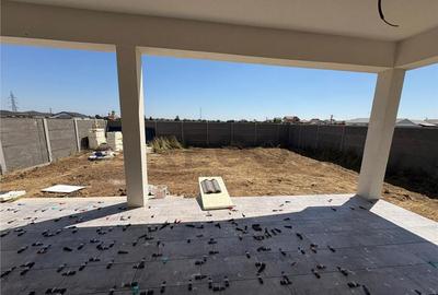 Casă cu 4 camere cu Teren 500 Mp în Sântandrei