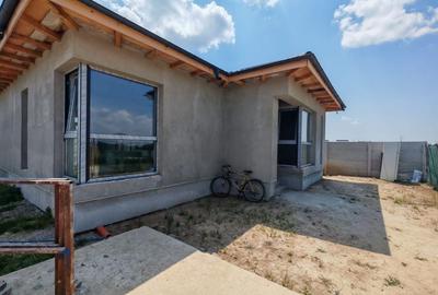 Casa parter 3 camere, dressing, curte 375 mp Comision 0% - 2