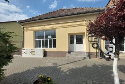 Spațiu comercial, de 100 mp, în Central - 1