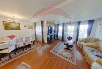 Casă cu 5 camere cu Teren 5204 Mp în Central - 7