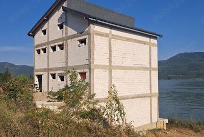 Casă cu 6 camere în Eșelnița - 3