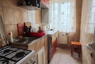 Apartament cu 2 camere semidecomandat, mobilat în Negru Vodă