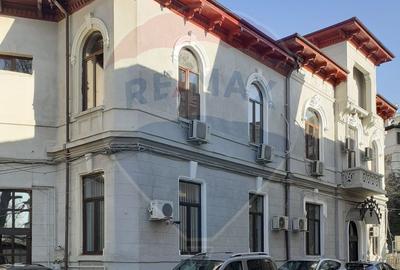 Casă cu 15 camere cu Teren 520 Mp în Mitropolie - 2