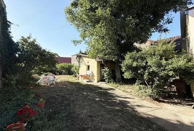 Casă cu 3 camere în Central