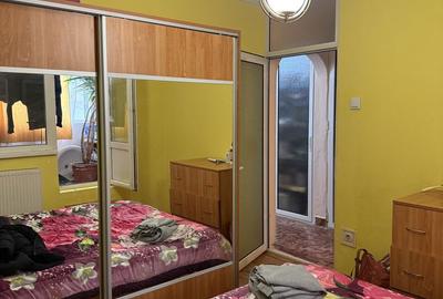Apartament cu 2 camere decomandat în Micro 20 - 12