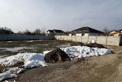 Teren de 382 mp, în Joița - 3