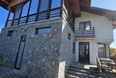 Apartament la casa, 2 camere, parcare, zona Muscel - 1