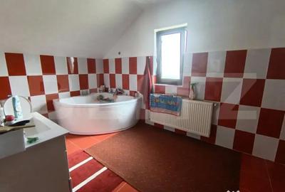 Casă cu 4 camere cu Teren 800 Mp în Central - 5