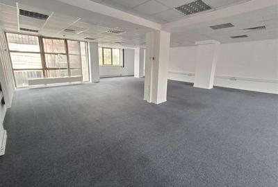 Birou, de 151 mp, în Hipodrom 2 - 3