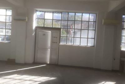 Spațiu comercial, de 160 mp, în Central - 3