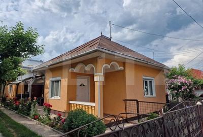 Casa individuala, 100 mp utili, teren 759 mp, Falticeni