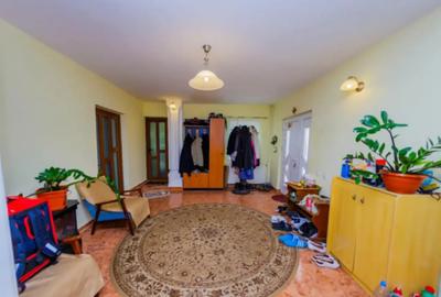 Casă cu 5 camere cu Teren 1310 Mp în Central - 13