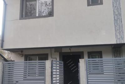 Casă cu 4 camere cu Teren 75 Mp în Central - 9