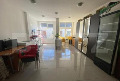 Spatiu comercial de vanzare 48 mp 2 bai - 2