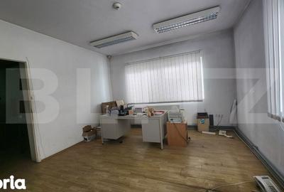 Spațiu comercial, de 1,500 mp, în Central - 8
