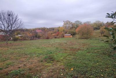 Teren parcelabil, in zona curata si linistita, la 10 minute - 2
