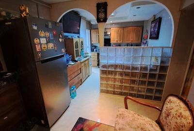 Apartament cu 4 camere decomandat în Central - 2