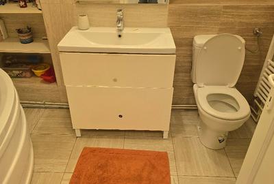 Inchiriez apartament 3 camere decomandat in Deva, bloc Casial, et 2 - 8