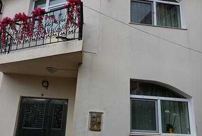 Casă cu 5 camere cu Teren 362 Mp în CET - 6