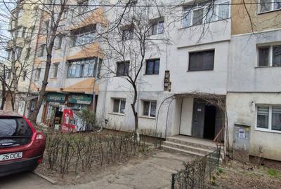 Apartament cu 3 camere decomandat în Exterior Vest - 1
