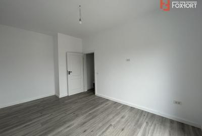 Duplex cu 5 camere cu Canalizare în Ghiroda - 8