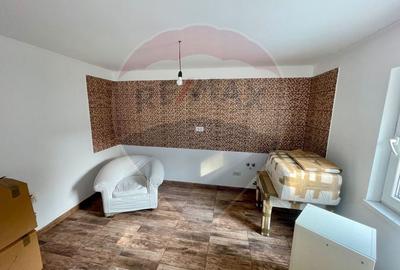 Casa / Vila cu 2 camere de vanzare - 4