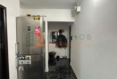 Apartament cu 3 camere semidecomandat, mobilat în Micro 5 - 10