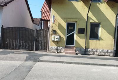 Casă cu 3 camere în Central