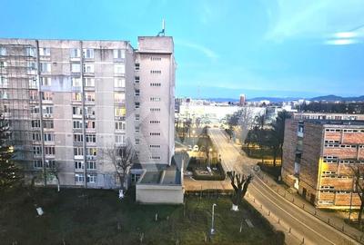 Garsonieră semidecomandată, mobilată în Tractorul - 12