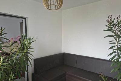 Casă cu 4 camere cu Teren 2500 Mp în Central - 2