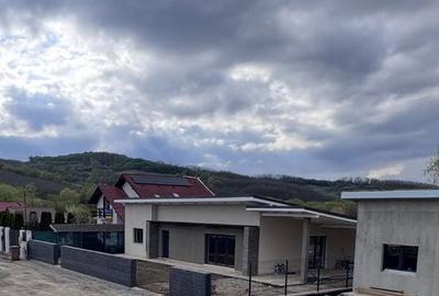 Casă cu 4 camere cu Teren 500 Mp în Central - 7