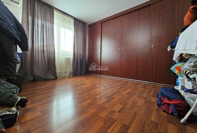 Casă cu 5 camere cu Canalizare în Micro 3 - 8