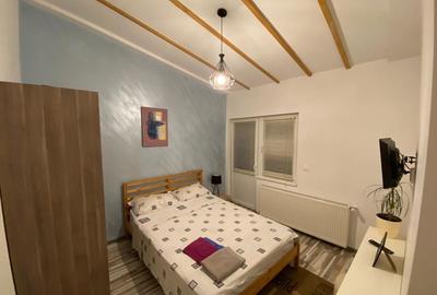Casă cu 4 camere cu Teren 350 Mp în Central - 1