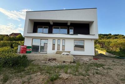 Casă cu 4 camere cu Teren 500 Mp în Corunca - 2