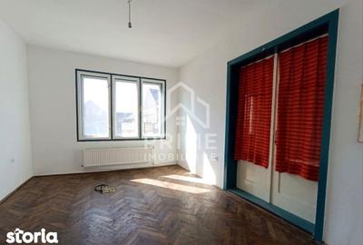Casă cu 6 camere cu Teren 1100 Mp în Teiu - 7